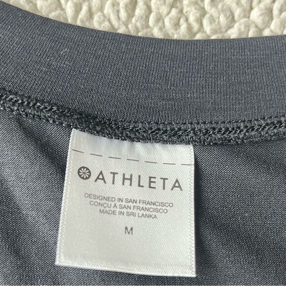 ATHLETA EXPLORE BLACK TSHIRT SIZE MEDIUM WOMENS WORKOUT YOGA - Picture 6 of 8